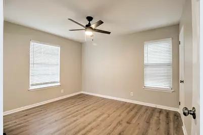327 W McKinney Street, Pilot Point, TX 76258 - Photo 16