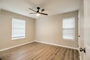327 W McKinney St, Pilot Point, TX 76258 - Photo 16