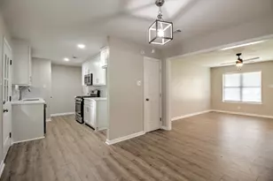 327 W McKinney St, Pilot Point, TX 76258 - Photo 10