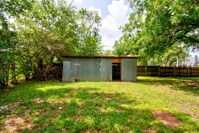 327 W McKinney Street, Pilot Point, TX 76258 - Photo 24