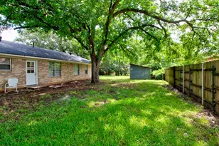 327 W McKinney St, Pilot Point, TX 76258 - Photo 22