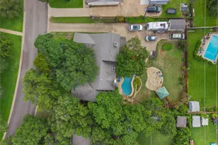 9913 Burgundy Ln, Woodway, TX 76712 - Photo 34