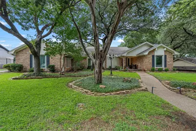 9913 Burgundy Lane, Woodway, TX 76712 - Photo 2