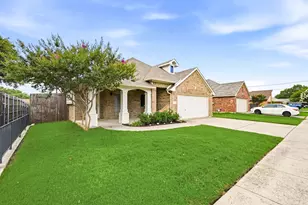 6532 Fairview Dr, Watauga, TX 76148 - Photo 2