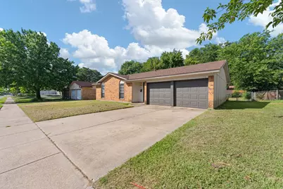 541 Sandra Lane, Burleson, TX 76028 - Photo 1