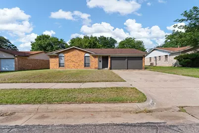 541 Sandra Lane, Burleson, TX 76028 - Photo 2