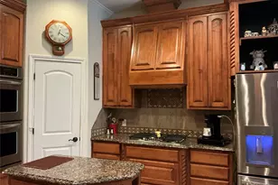 8803 Hampton South Ct, Granbury, TX 76049 - Photo 8