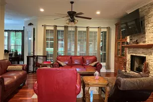 8803 Hampton South Ct, Granbury, TX 76049 - Photo 4