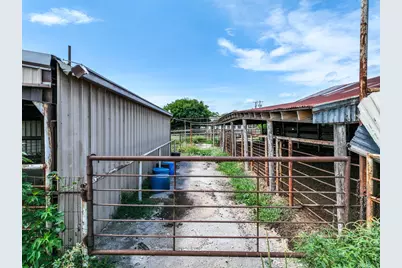 270 Farm Road 2560, Sulphur Springs, TX 75482 - Photo 32
