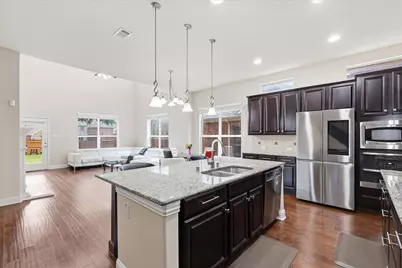 2427 Lismore Lane, Irving, TX 75063 - Photo 10
