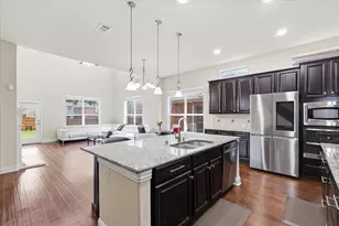 2427 Lismore Ln, Irving, TX 75063 - Photo 10