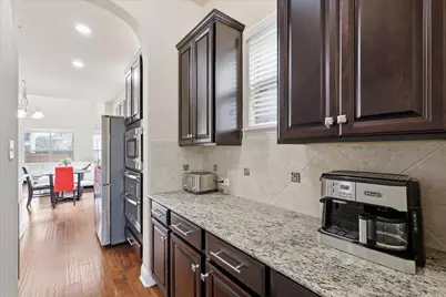 2427 Lismore Lane, Irving, TX 75063 - Photo 12