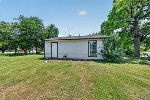 601 Royal St, Cleburne, TX 76031 - Photo 22