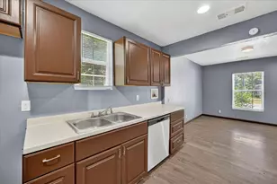 601 Royal St, Cleburne, TX 76031 - Photo 6