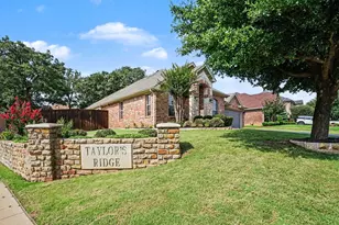 2801 Warwick Dr, Corinth, TX 76210 - Photo 22