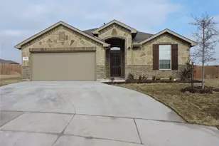 405 Eureka Ct, Burleson, TX 76028 - Photo 2