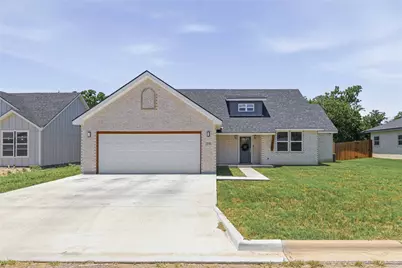 2103 Brooke Lane, Brownwood, TX 76801 - Photo 2