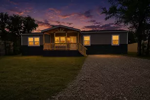 143 Lark Meadow Dr, Runaway Bay, TX 76426 - Photo 2
