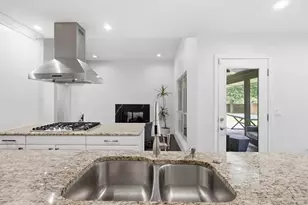 2626 Mariposa Cir, Plano, TX 75075 - Photo 10