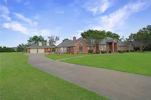 2152 Chisholm Trail, Rockwall, TX 75032 - Photo 2