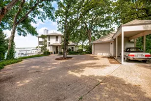 8417 Island View Dr, Fort Worth, TX 76135 - Photo 4