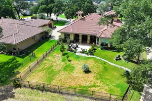 1012 Catalina Bay Blvd, Granbury, TX 76048 - Photo 24