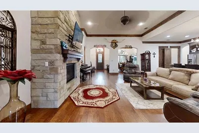 1012 Catalina Bay Boulevard, Granbury, TX 76048 - Photo 6