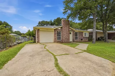 1122 Hidden Creek Drive, Mansfield, TX 76063 - Photo 4