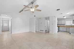 1122 Hidden Creek Dr, Mansfield, TX 76063 - Photo 10