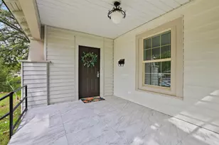 537 E Sears St, Denison, TX 75021 - Photo 2