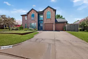 7929 Whispering Woods Ln, North Richland Hills, TX 76182 - Photo 4