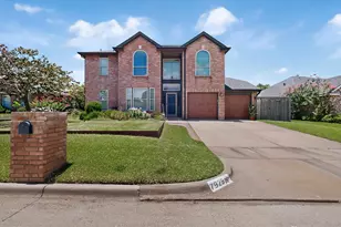 7929 Whispering Woods Ln, North Richland Hills, TX 76182 - Photo 2