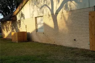 6919 W Cleburne Rd, Fort Worth, TX 76133 - Photo 14