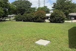 4428 Jane Anne St, Haltom City, TX 76117 - Photo 8