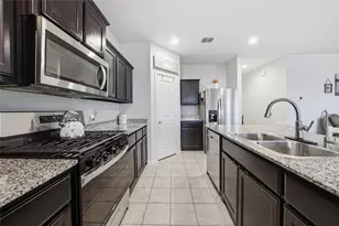 5905 Silverjack Trl, Denton, TX 76226 - Photo 2