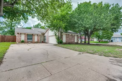 6400 Betsy Ross Drive, Arlington, TX 76002 - Photo 1