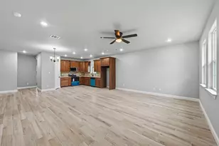 308 Lewis St, Cleburne, TX 76031 - Photo 4