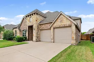233 Hawks Rdg Trl, Burleson, TX 76028 - Photo 2