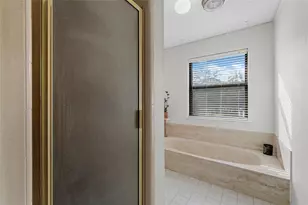 10023 Ramblewood Dr, Woodway, TX 76712 - Photo 18