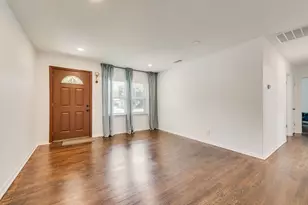 827 Taylor St, Lancaster, TX 75134 - Photo 8