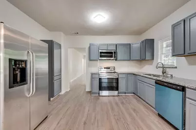 2704 Rosen Avenue, Fort Worth, TX 76164 - Photo 6