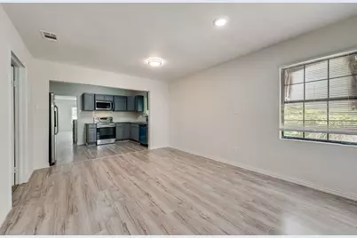 2704 Rosen Avenue, Fort Worth, TX 76164 - Photo 4