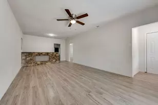 2704 Rosen Ave, Fort Worth, TX 76164 - Photo 2