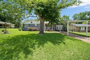 403 Ridgewood, Palestine, TX 75803 - Photo 2