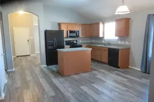 1861 Serena Dr, Lancaster, TX 75134 - Photo 4