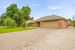 5614 Hondo Dr, DeCordova, TX 76049 - Photo 4