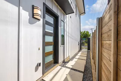 800 S Glasgow Drive #800, Dallas, TX 75223 - Photo 2