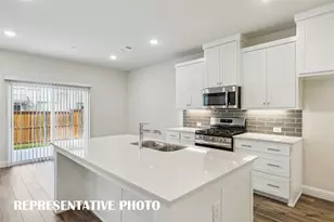3725 Pierce Ln, Grand Prairie, TX 75052 - Photo 6
