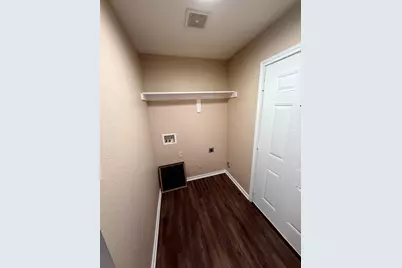 400 Blackwood Street #402, Gainesville, TX 76240 - Photo 4
