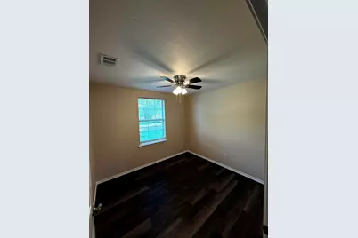 400 Blackwood Street #402, Gainesville, TX 76240 - Photo 8